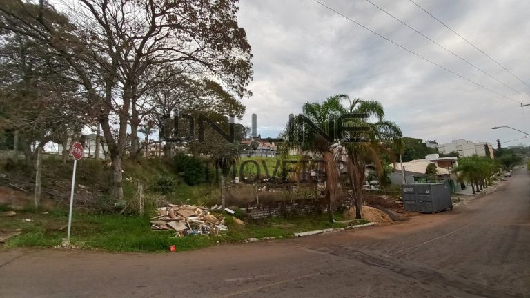 TERRENO TRÊS FRENTES COM 1.170,35 M2 NO OURO BRANCO TERRENO TRÊS FRENTES COM 1.170,35 M2 NO OURO BRANCO