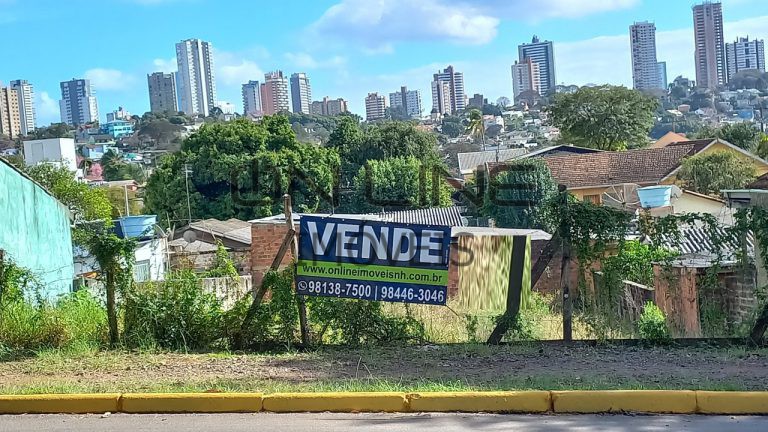 TERRENO COM 435,60 M2 NO JARDIM MAUÁ