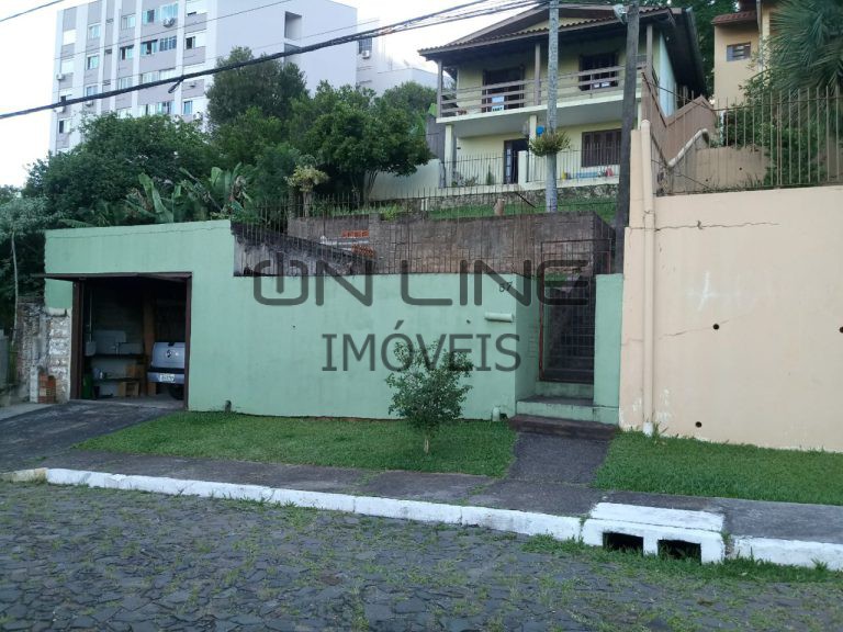 CASA COM 3 DOMITÓRIOS, 2 VAGAS DE GARAGEM – JARDIM MAUÁ