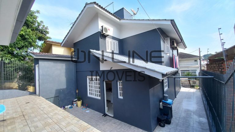 CASA TRÊS DORMITÓRIOS, SALÃO DE FESTAS E PISCINA NO BOA VISTA