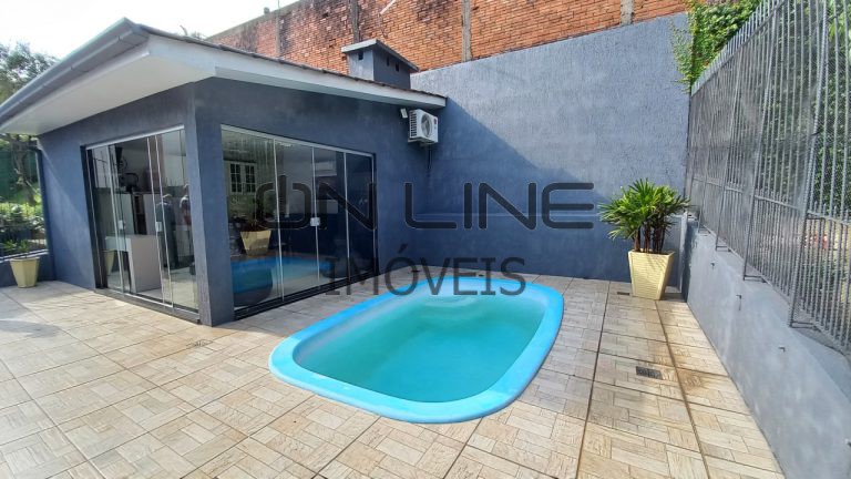 CASA TRÊS DORMITÓRIOS, SALÃO DE FESTAS E PISCINA NO BOA VISTA