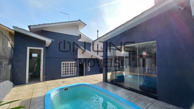 CASA TRÊS DORMITÓRIOS, SALÃO DE FESTAS E PISCINA NO BOA VISTA