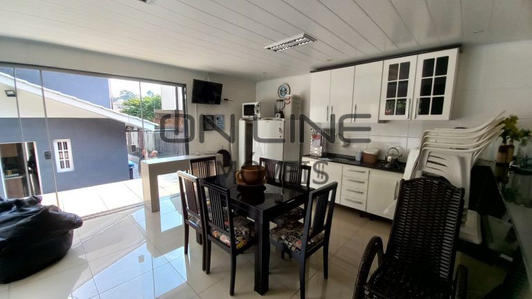 CASA TRÊS DORMITÓRIOS, SALÃO DE FESTAS E PISCINA NO BOA VISTA