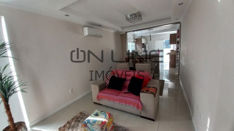 CASA TRÊS DORMITÓRIOS, SALÃO DE FESTAS E PISCINA NO BOA VISTA