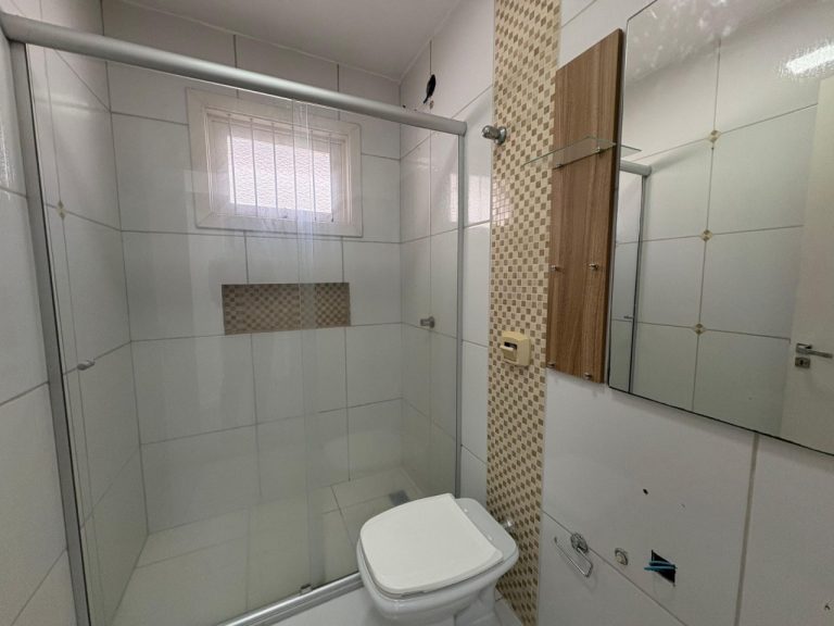 CASA TRÊS DORMITÓRIOS, SALÃO DE FESTAS E PISCINA NO BOA VISTA