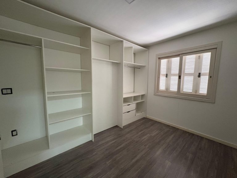 CASA TRÊS DORMITÓRIOS, SALÃO DE FESTAS E PISCINA NO BOA VISTA