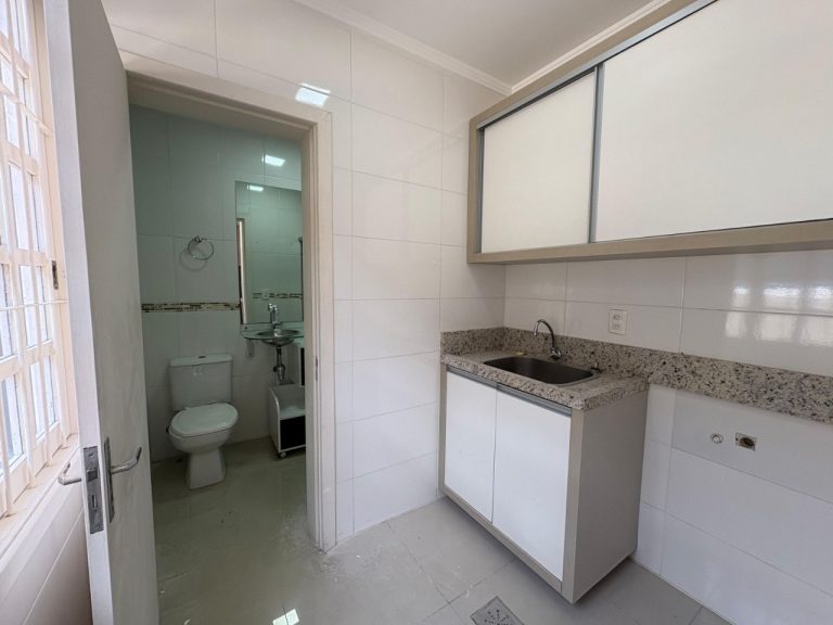 CASA TRÊS DORMITÓRIOS, SALÃO DE FESTAS E PISCINA NO BOA VISTA