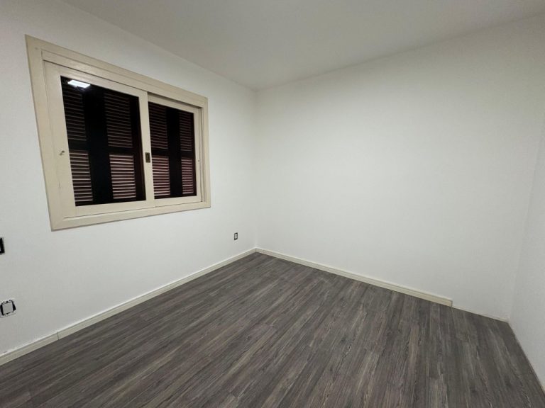 CASA TRÊS DORMITÓRIOS, SALÃO DE FESTAS E PISCINA NO BOA VISTA