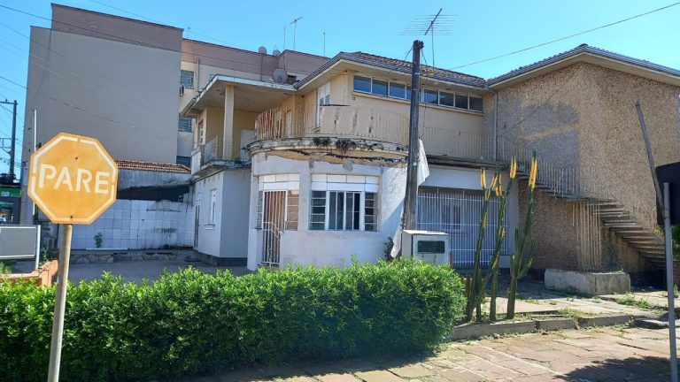 CASA COMERCIAL DE ESQUINA NO RIO BRANCO