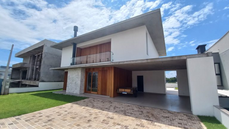 CASA NOVA ALTO PADRÃO NO HORIZON EM ESTÂNCIA VELHA