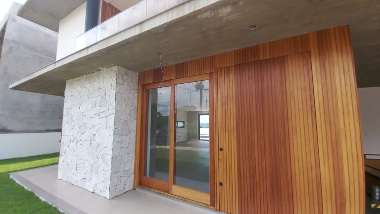 CASA NOVA ALTO PADRÃO NO HORIZON EM ESTÂNCIA VELHA