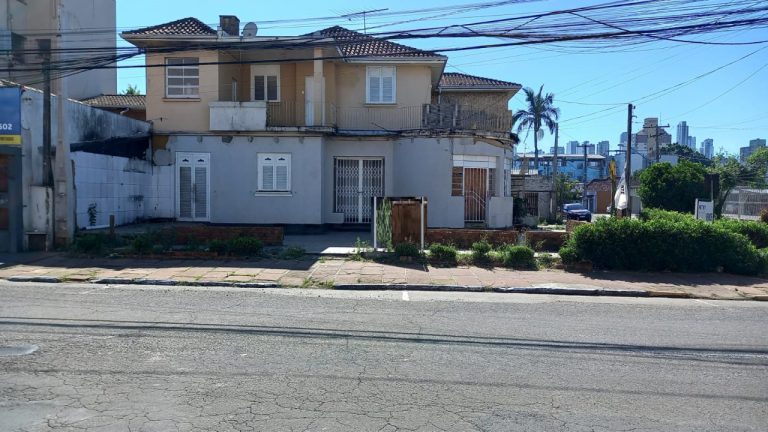 CASA COMERCIAL DE ESQUINA NO RIO BRANCO