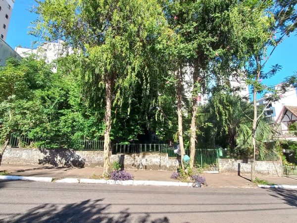 TERRENO COM 858 M2 NA VILA ROSA NH