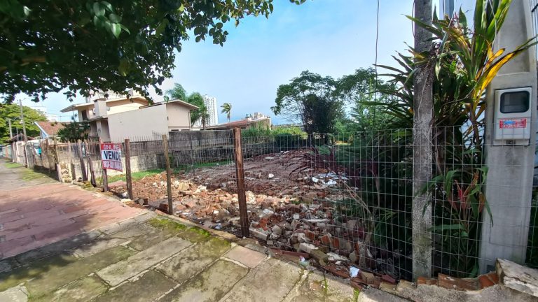 TERRENO PLANO COM 432,30 M2 NO PÁTRIA NOVA