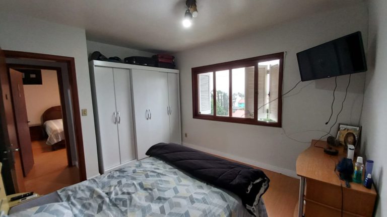 CASA COM 3 DORMITÓRIOS, SENDO UM SUÍTE, NO OURO BRANCO