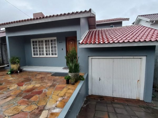 CASA COM 3 DORMITÓRIOS, SENDO UM SUÍTE, NO OURO BRANCO