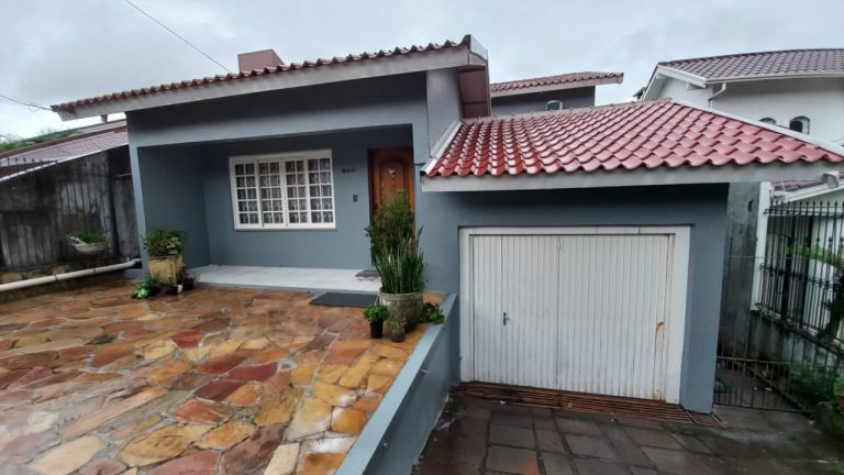 CASA COM 3 DORMITÓRIOS, SENDO UM SUÍTE, NO OURO BRANCO