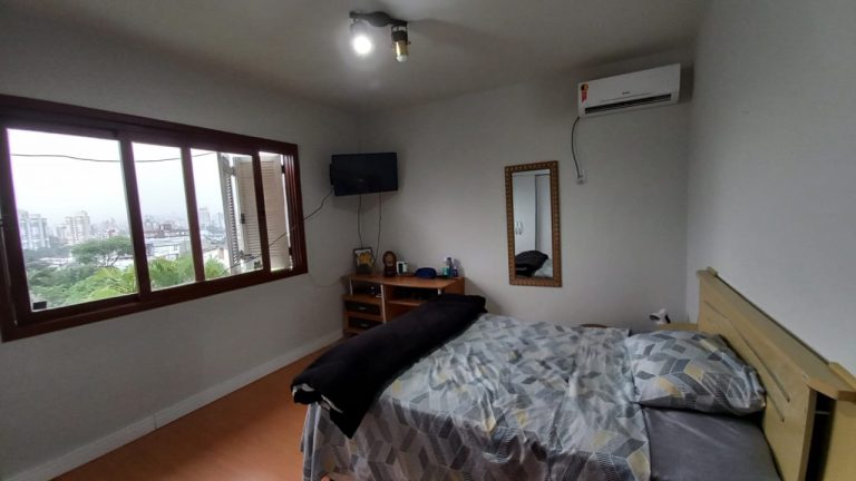 CASA COM 3 DORMITÓRIOS, SENDO UM SUÍTE, NO OURO BRANCO