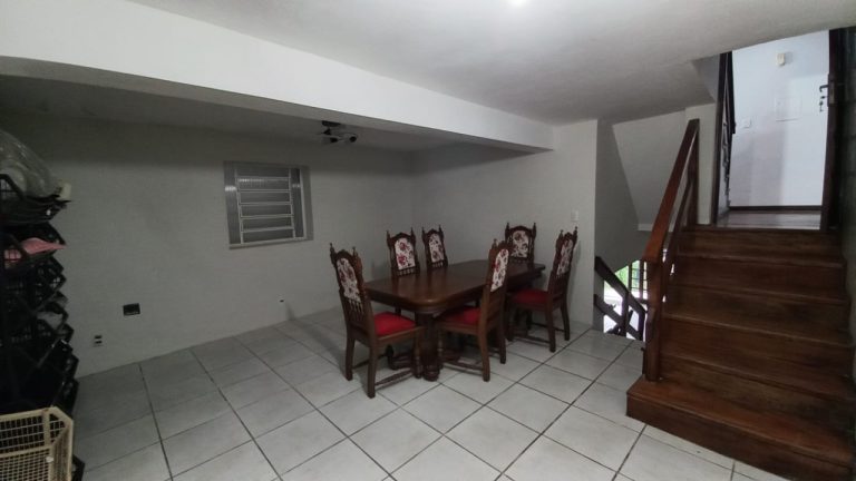 CASA COM 3 DORMITÓRIOS, SENDO UM SUÍTE, NO OURO BRANCO