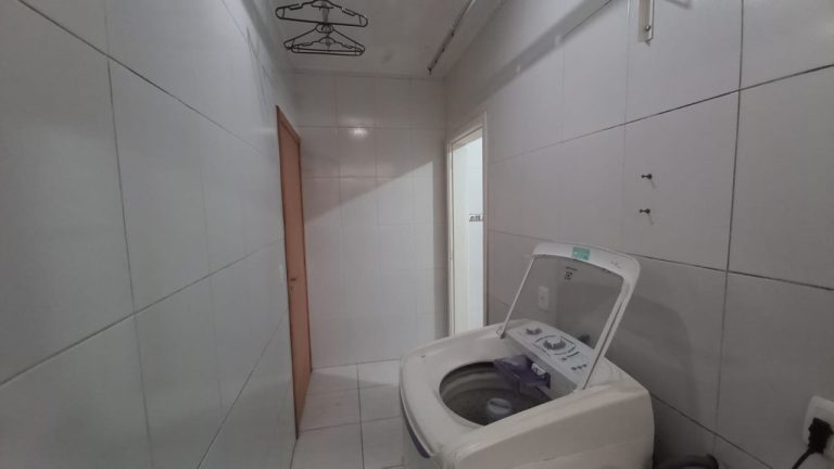 APARTAMENTO COM 1 DORMITÓRIO, UMA GARAGEM NO CENTRO