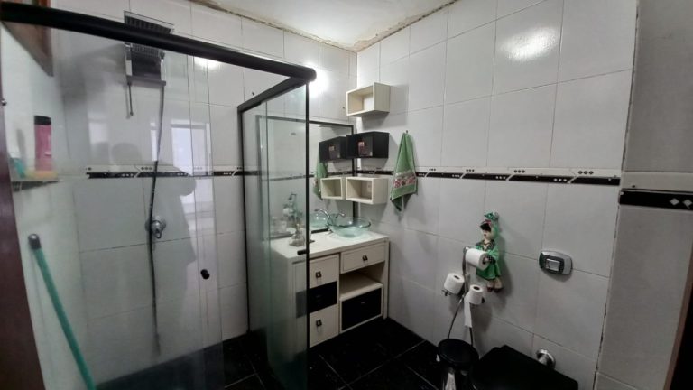 APARTAMENTO COM 1 DORMITÓRIO, UMA GARAGEM NO CENTRO