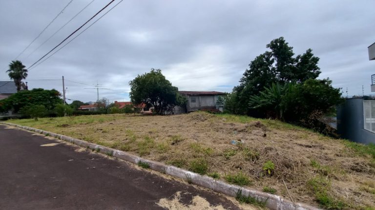 TERRENO COM DUAS FRENTES NO ALTO DO PETRÓPOLIS, 789,77M2 DE ÁREA TOTAL TERRENO COM DUAS FRENTES NO ALTO DO PETRÓPOLIS, 789,77M2 DE ÁREA TOTAL