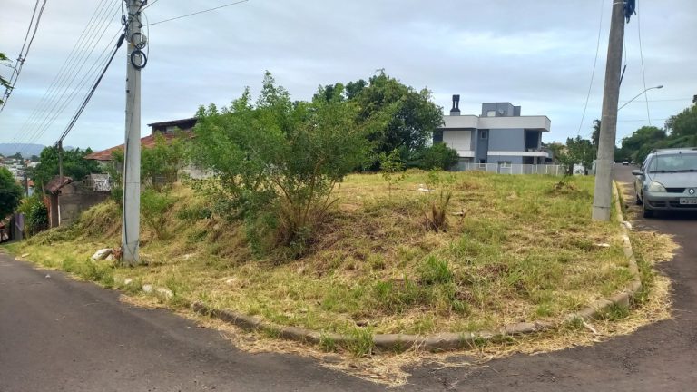 TERRENO COM DUAS FRENTES NO ALTO DO PETRÓPOLIS, 789,77M2 DE ÁREA TOTAL TERRENO COM DUAS FRENTES NO ALTO DO PETRÓPOLIS, 789,77M2 DE ÁREA TOTAL