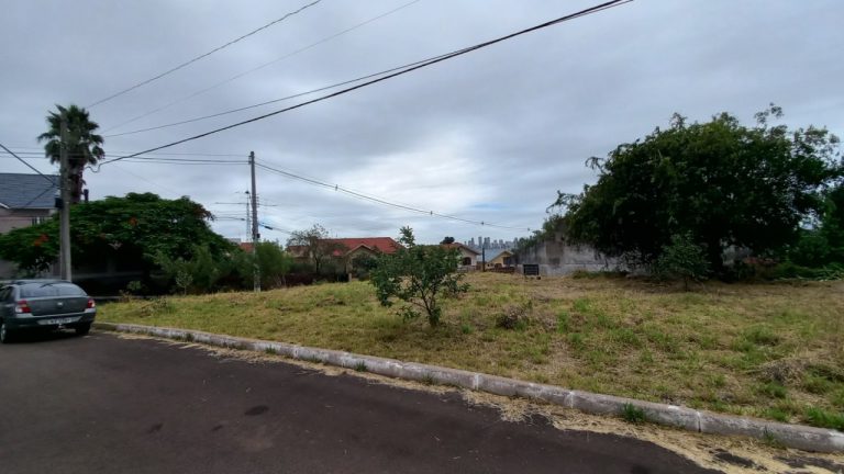 TERRENO COM DUAS FRENTES NO ALTO DO PETRÓPOLIS, 789,77M2 DE ÁREA TOTAL TERRENO COM DUAS FRENTES NO ALTO DO PETRÓPOLIS, 789,77M2 DE ÁREA TOTAL