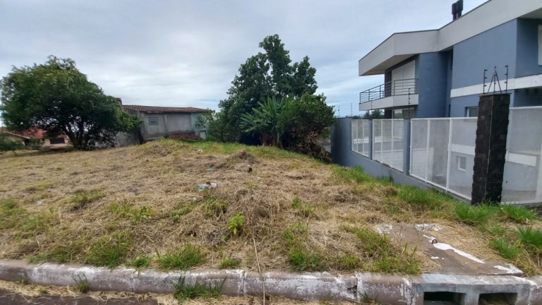 TERRENO COM DUAS FRENTES NO ALTO DO PETRÓPOLIS, 789,77M2 DE ÁREA TOTAL TERRENO COM DUAS FRENTES NO ALTO DO PETRÓPOLIS, 789,77M2 DE ÁREA TOTAL