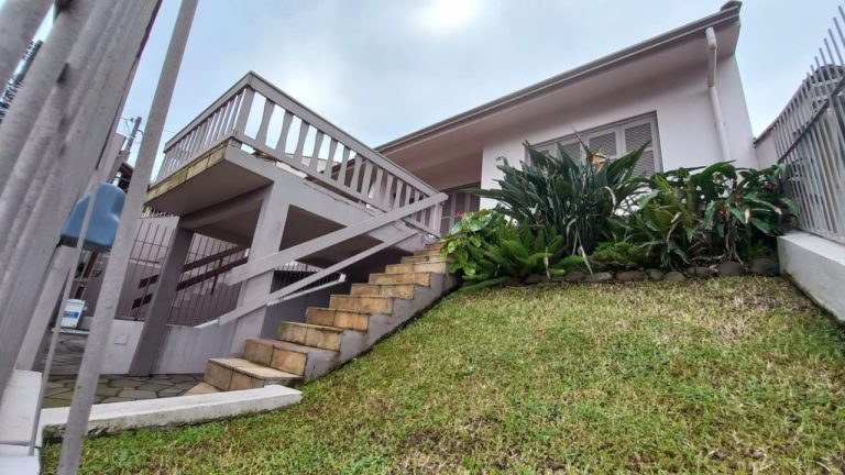 CASA COM 2 DORMITÓRIOS, 2 VAGAS DE GARAGEM, NO RONDÔNIA