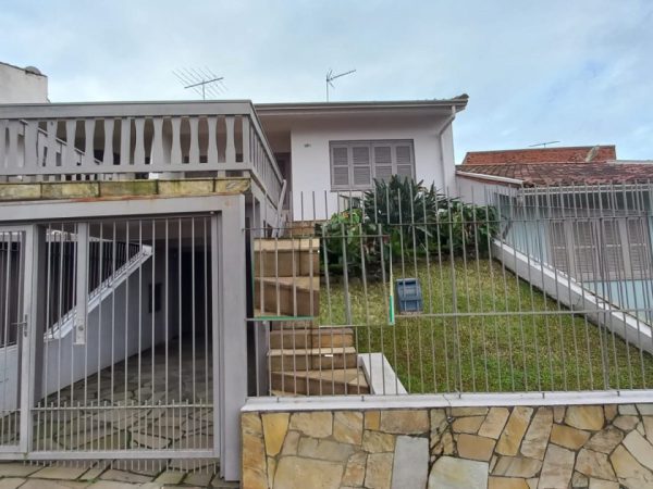 CASA COM 2 DORMITÓRIOS, 2 VAGAS DE GARAGEM, NO RONDÔNIA