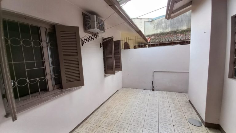 CASA COM 2 DORMITÓRIOS, 2 VAGAS DE GARAGEM, NO RONDÔNIA