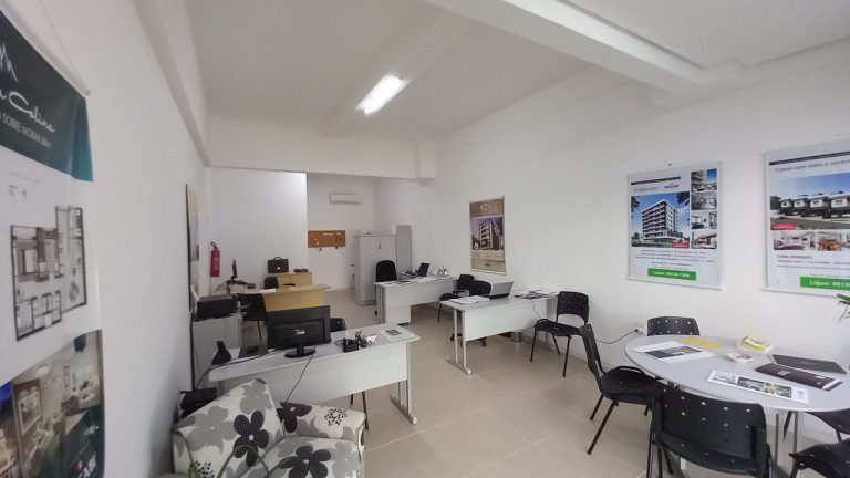 LOJA TÉRREA COM VITRINE NA VILA ROSA