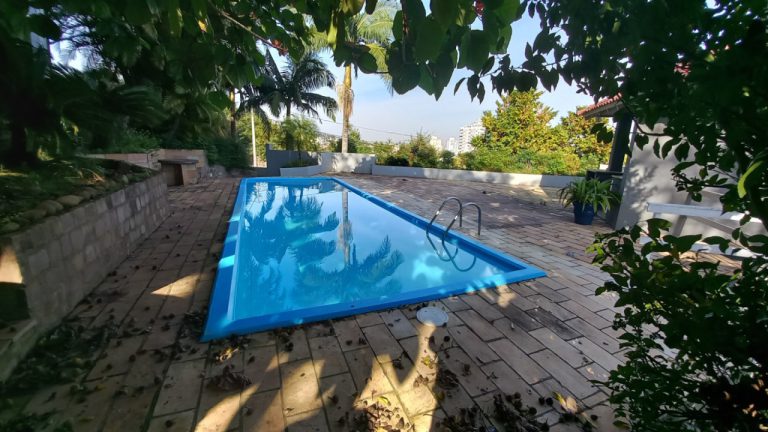 CASA COM 4 DORMITÓRIOS, SENDO DUAS SUÍTES NO BOA VISTA
