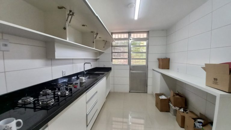 CASA COM 4 DORMITÓRIOS, SENDO DUAS SUÍTES NO BOA VISTA
