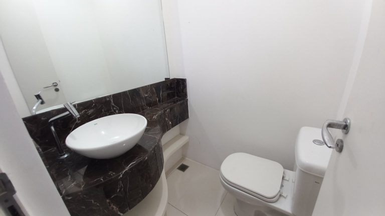 CASA COM 4 DORMITÓRIOS, SENDO DUAS SUÍTES NO BOA VISTA
