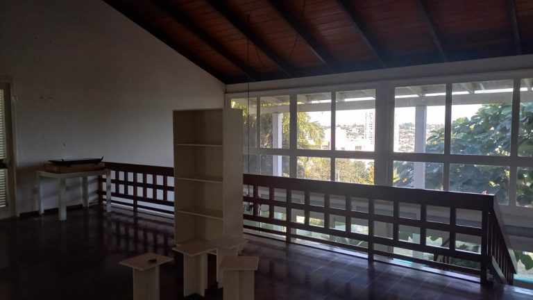CASA COM 4 DORMITÓRIOS, SENDO DUAS SUÍTES NO BOA VISTA