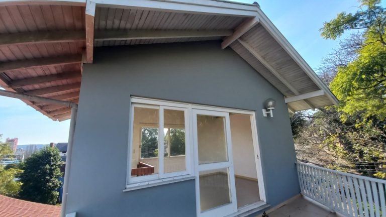 CASA COM 4 DORMITÓRIOS, SENDO DUAS SUÍTES NO BOA VISTA