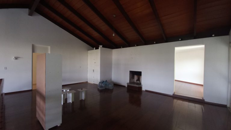 CASA COM 4 DORMITÓRIOS, SENDO DUAS SUÍTES NO BOA VISTA