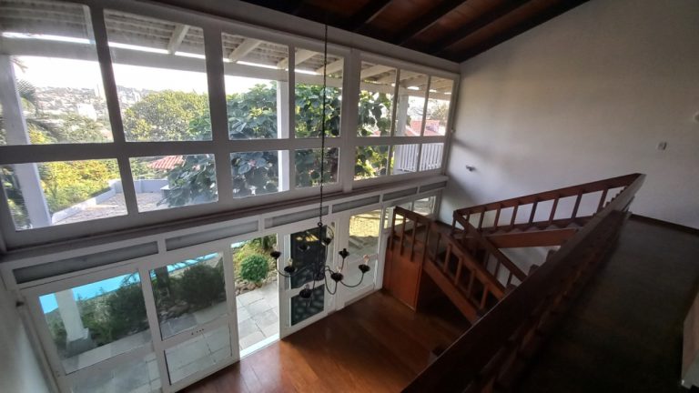 CASA COM 4 DORMITÓRIOS, SENDO DUAS SUÍTES NO BOA VISTA