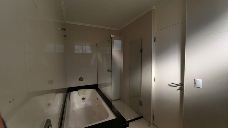 CASA COM 4 DORMITÓRIOS, SENDO DUAS SUÍTES NO BOA VISTA