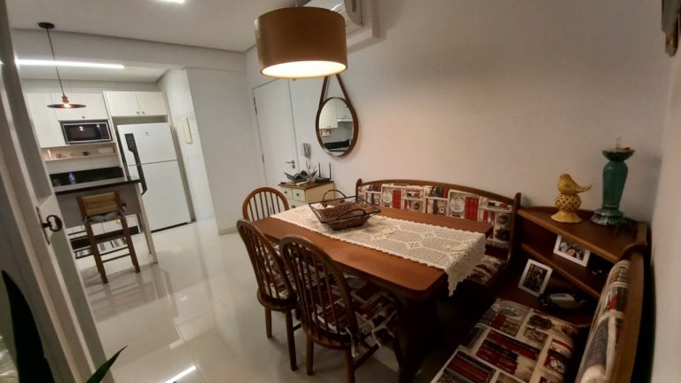 APARTAMENTO COM 2 DORMITÓRIOS, SENDO UM SUÍTE, DUAS GARAGENS NO GUARANI