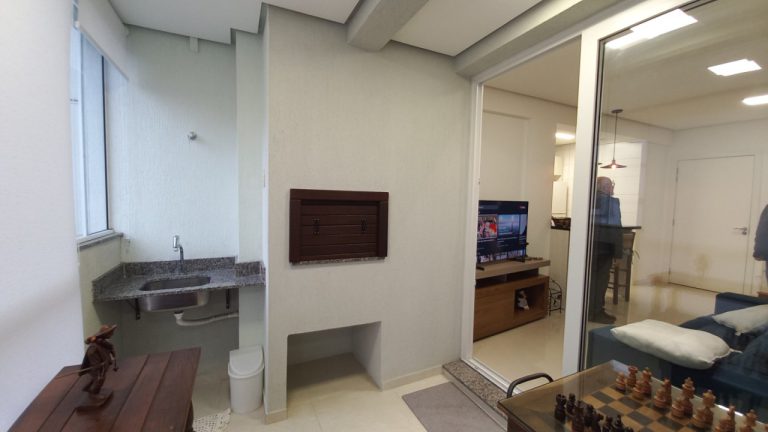 APARTAMENTO COM 2 DORMITÓRIOS, SENDO UM SUÍTE, DUAS GARAGENS NO GUARANI