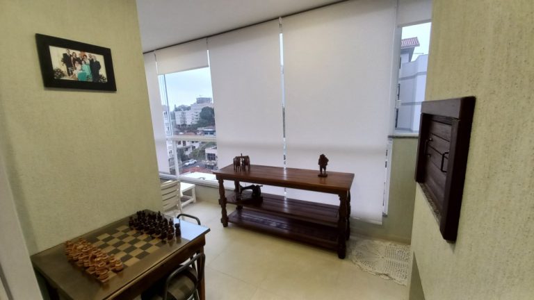 APARTAMENTO COM 2 DORMITÓRIOS, SENDO UM SUÍTE, DUAS GARAGENS NO GUARANI