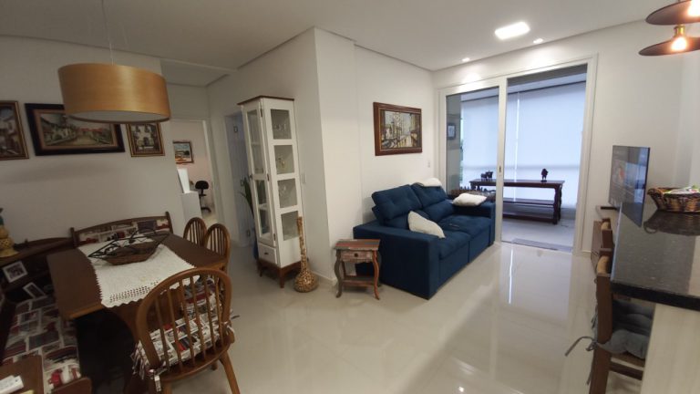 APARTAMENTO COM 2 DORMITÓRIOS, SENDO UM SUÍTE, DUAS GARAGENS NO GUARANI