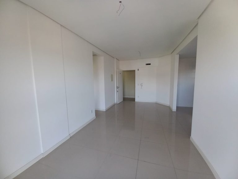 APARTAMENTO COM 2 DORMITÓRIOS, SENDO UM SUÍTE, DUAS GARAGENS NO GUARANI