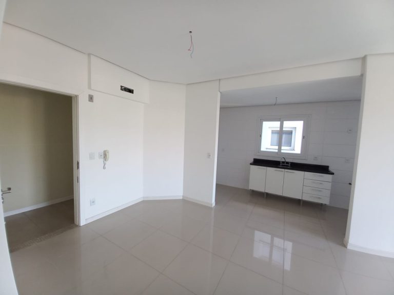 APARTAMENTO COM 2 DORMITÓRIOS, SENDO UM SUÍTE, DUAS GARAGENS NO GUARANI