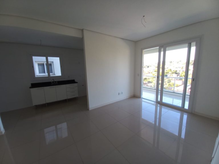 APARTAMENTO COM 2 DORMITÓRIOS, SENDO UM SUÍTE, DUAS GARAGENS NO GUARANI