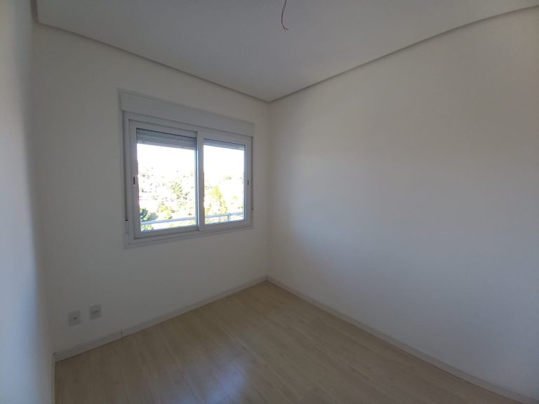 APARTAMENTO COM 2 DORMITÓRIOS, SENDO UM SUÍTE, DUAS GARAGENS NO GUARANI
