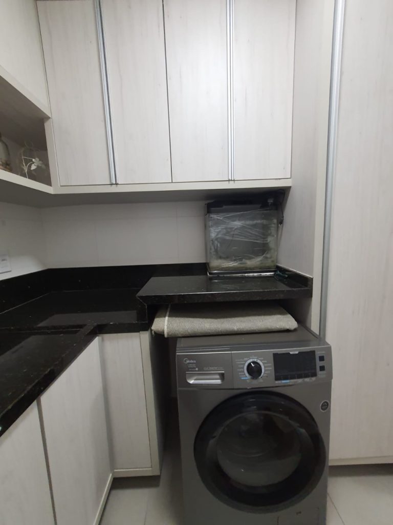 CASA EM CONDOMÍNIO COM 3 DORMITÓRIOS, SENDO DUAS SUÍTES, GARAGEM PARA DOIS CARROS